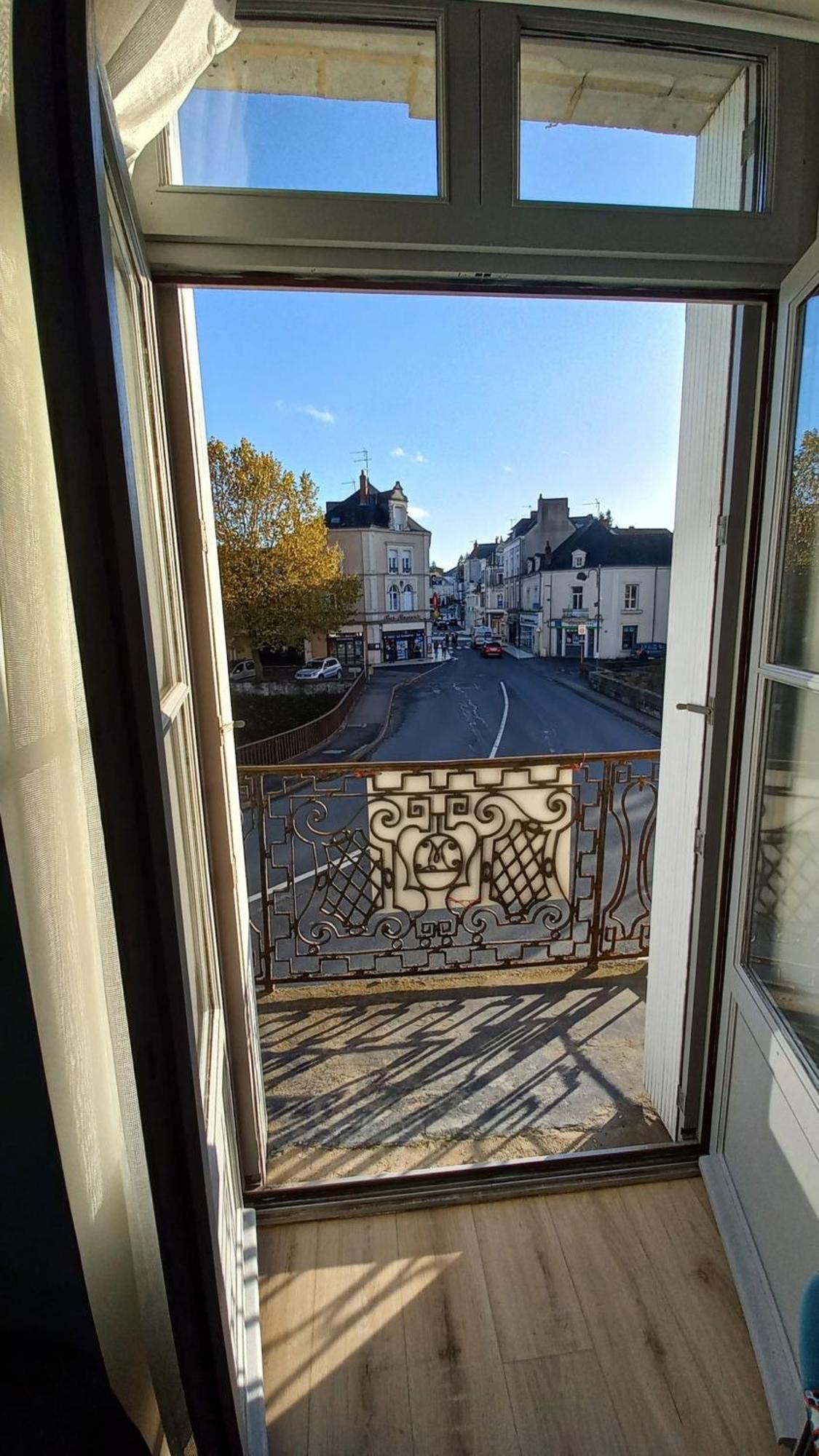 Centre ✰ Studio ✰ 24m² ✰ Cuisne ✰ Wifi ✰ Tout Neuf! * Segre