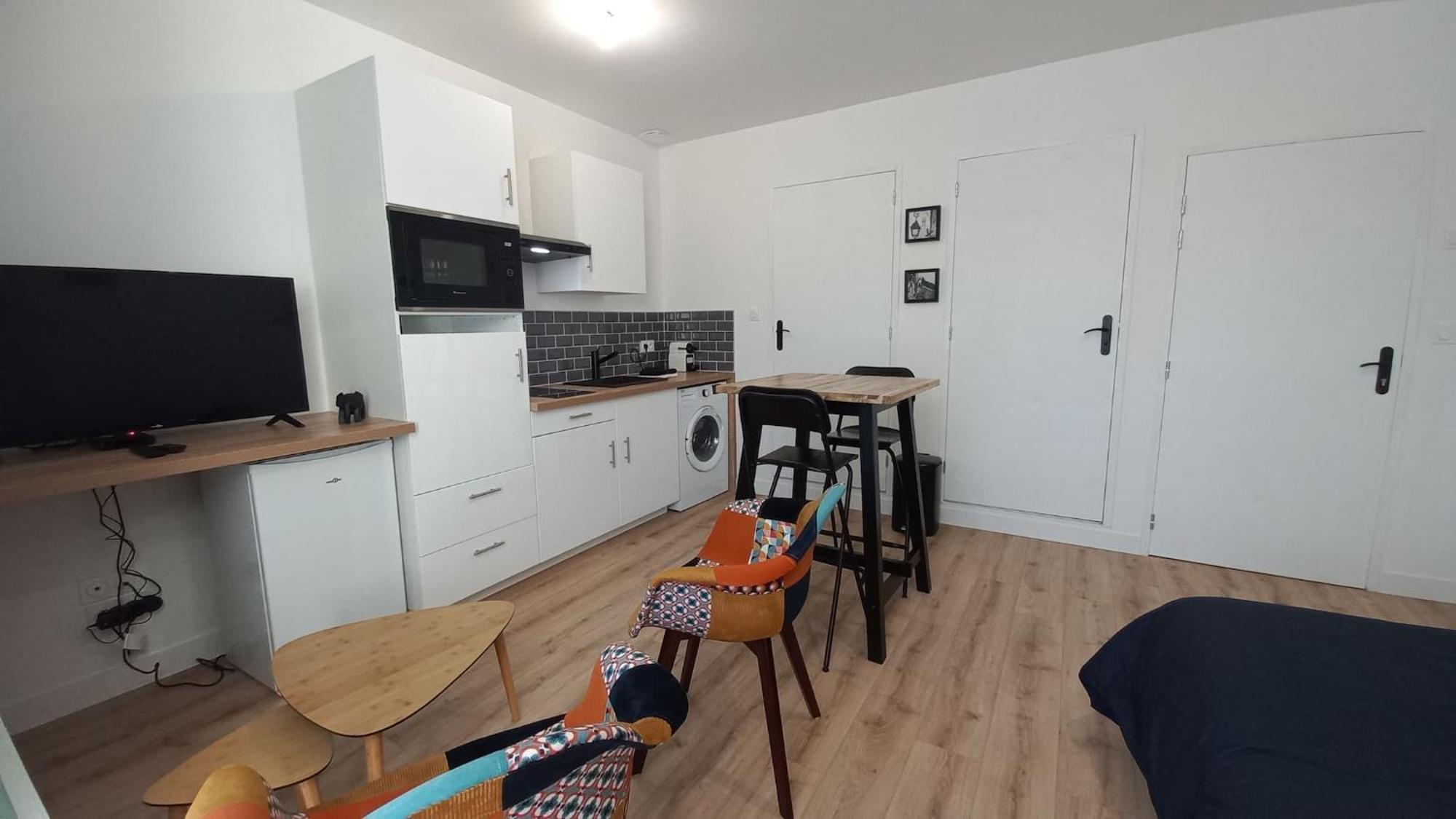 Centre ✰ Studio ✰ 24m² ✰ Cuisne ✰ Wifi ✰ Tout Neuf!